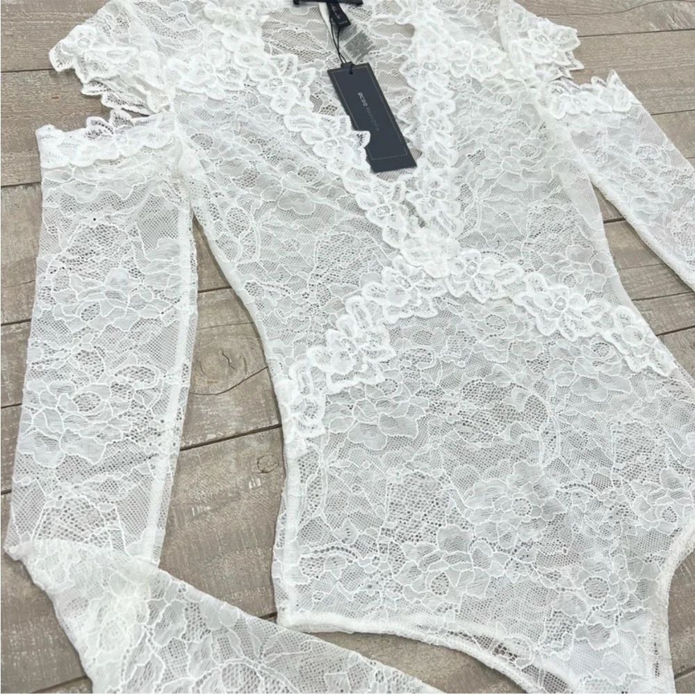 NWT BCBG MAXAZRIA Off-White Lace Cut Out Bodysuit Size XXS - Picture 3 of 11